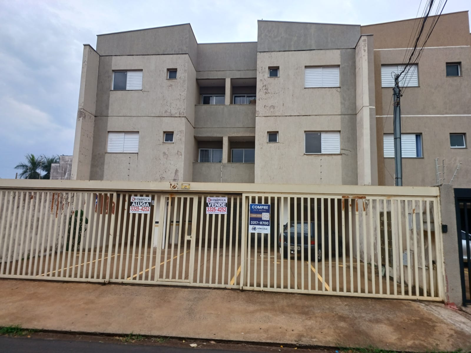 Aluga-se ou Vende-se, Apartamento no Lourdes, Bairro de em Uberaba